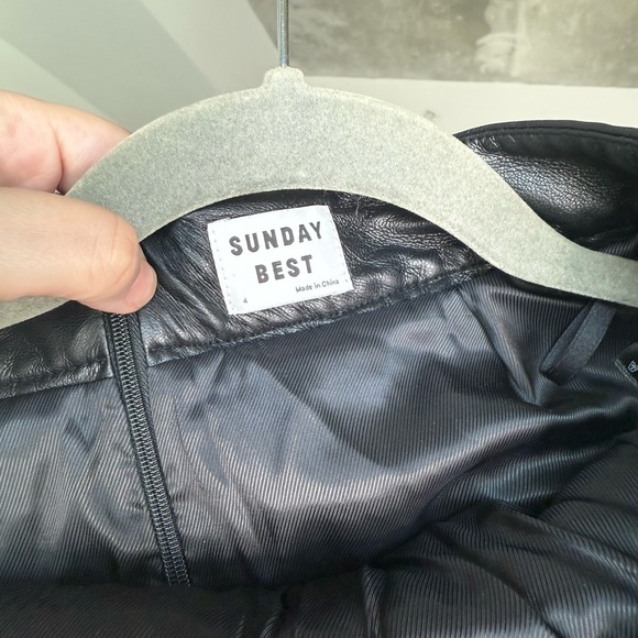 Aritzia Sunday Best Black Faux Leather Pleated Mini Skirt Size 4 Tenniscore Y2K - Picture 2 of 5